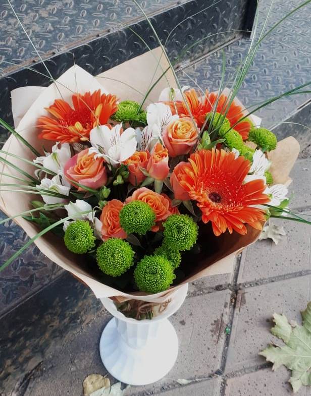 Букет цветов из: Герберы, Хризантемы, Альстромерии и Розы в Железногорске-Илимском
