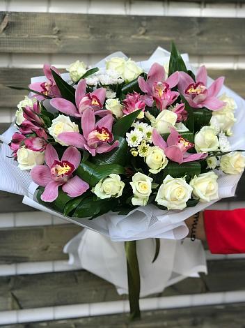 Букет цветов из: Розы и Хризантемы в Железногорске-Илимском