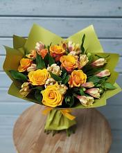 Букет цветов из:  Альстромерии и Розы в Железногорске-Илимском