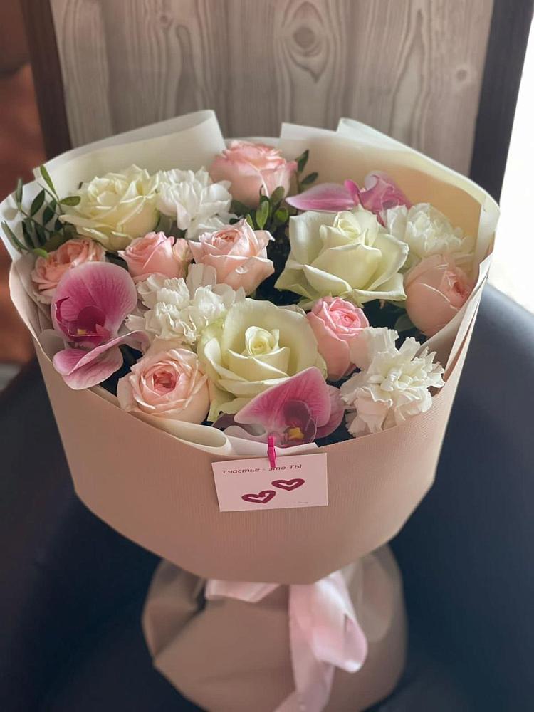 Букет цветов из: Орхидеи, Розы и Гвоздики в Железногорске-Илимском