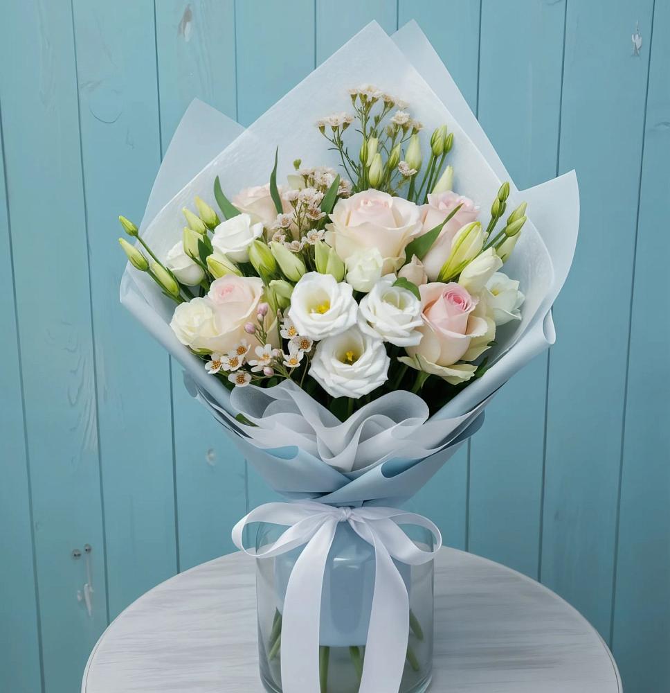 Букет цветов из: Розы и Лизиантусы в Железногорске-Илимском