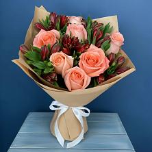 Букет цветов из:  Розы и Альстромерии в Железногорске-Илимском