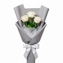 Букет 3 белые розы в Железногорске-Илимском