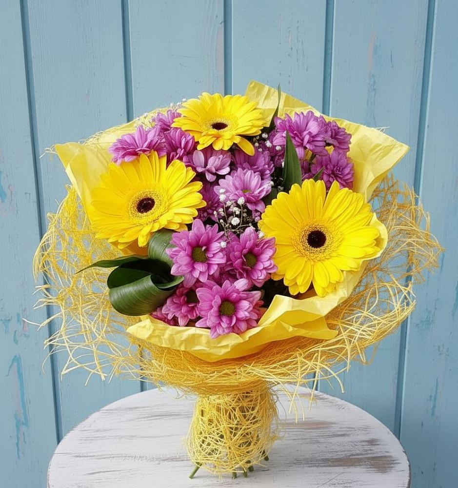 Букет цветов из: Хризантемы и Герберы в Железногорске-Илимском