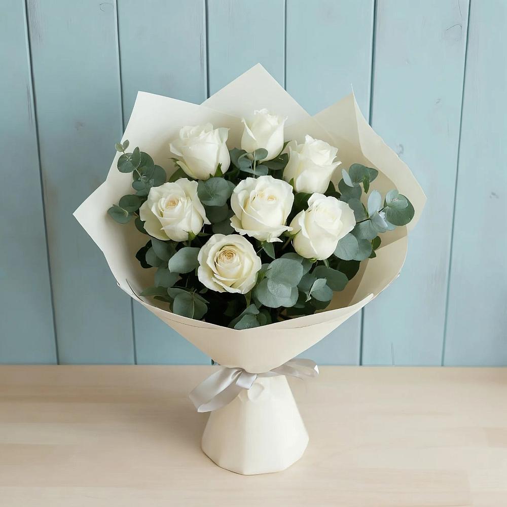 Букет Белые розы в Эвкалипте в Железногорске-Илимском