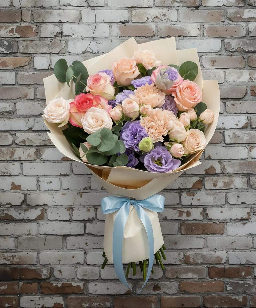 Букет цветов из: Розы, Лизиантусы и Гвоздики в Железногорске-Илимском