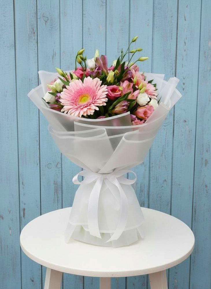 Букет цветов из: Герберы, Альстромерии и Лизиантусы в Железногорске-Илимском