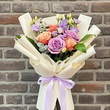 Букет цветов из:  Лизиантусы и Розы #REPLACE_PRED# Железногорске-Илимском