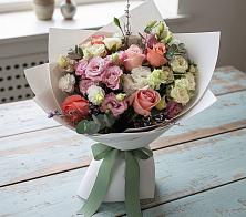 Букет цветов из:  Розы, Лизиантусы и Гвоздики в Железногорске-Илимском