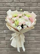 Букет цветов из:  Гвоздики, Розы, Лизиантусы и Хризантемы #REPLACE_PRED# Железногорске-Илимском