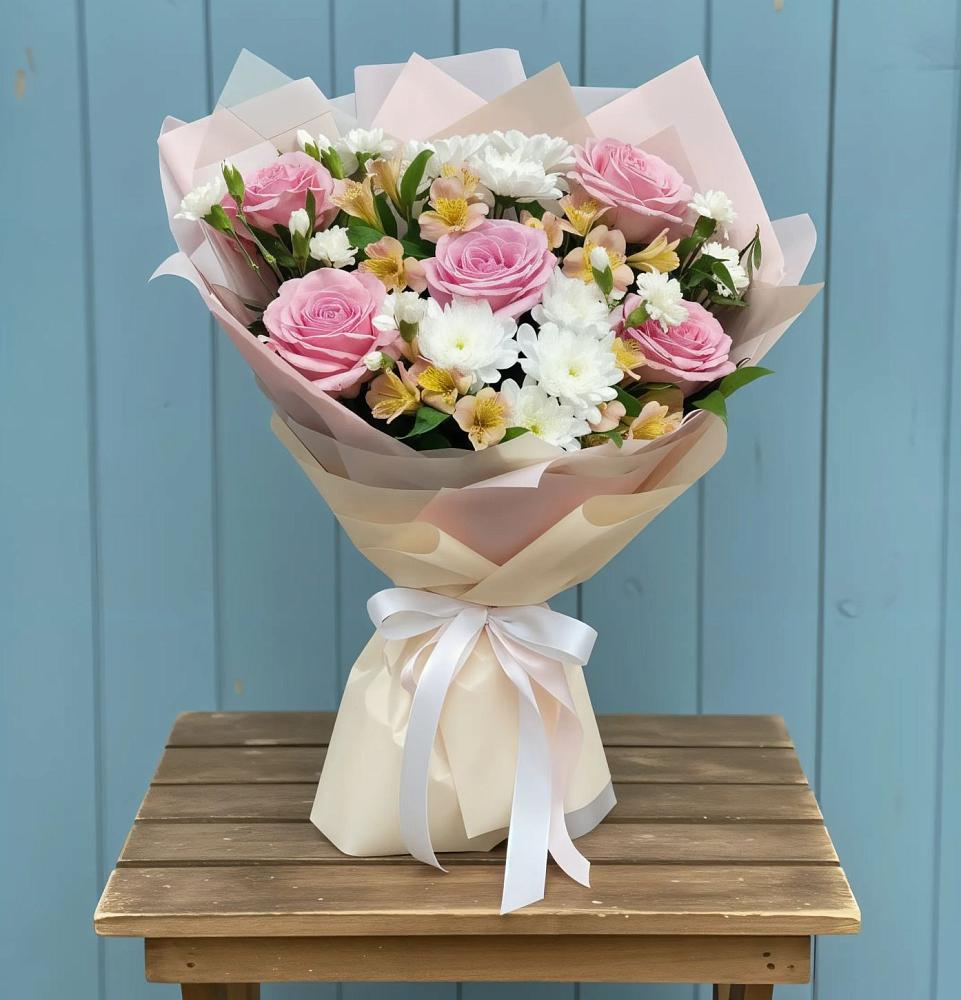 Букет цветов из: Гвоздики, Орхидеи и Розы в Железногорске-Илимском