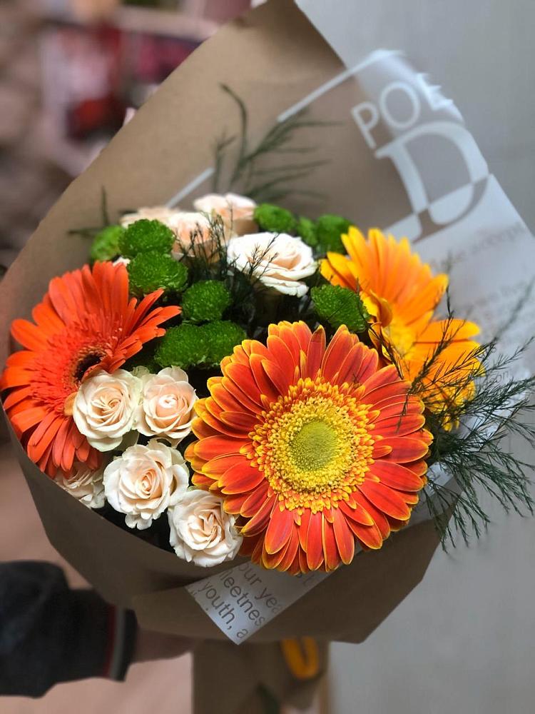Букет цветов из: Герберы, Хризантемы и Розы в Железногорске-Илимском