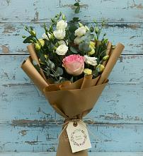 Букет цветов из:  Розы и Лизиантусы в Железногорске-Илимском