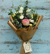 Букет цветов из:  Розы и Лизиантусы в Железногорске-Илимском