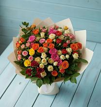 Букет Микс из разноцветных кустовых роз в Железногорске-Илимском