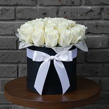 Цветочная композиция из Розы в шляпной коробке #REPLACE_PRED# Железногорске-Илимском